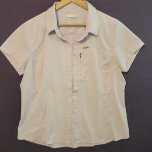 Women's Comunbia Lavendar Short Sleeve Vented Shirt. Size XL